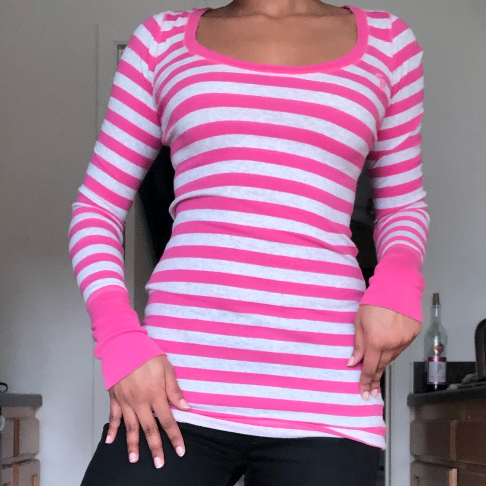FIGURE HUGGING LONG SLEEVE